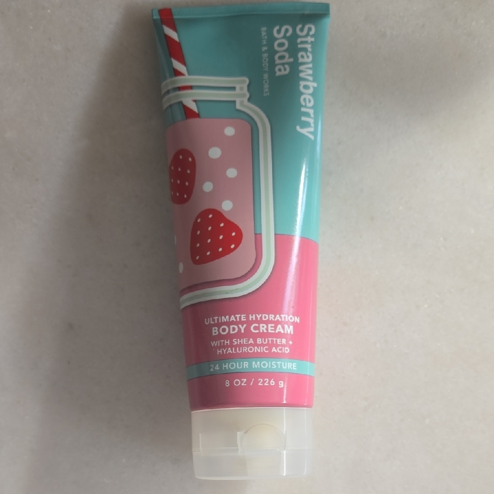 Bath & Body Works (BBW) Strawberry Soda Body Cream